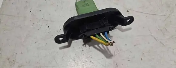 Volkswagen Transporter - Caravelle T5 Heater blower fan relay 