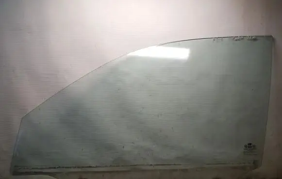 Hyundai Tucson JM Front door window glass four-door