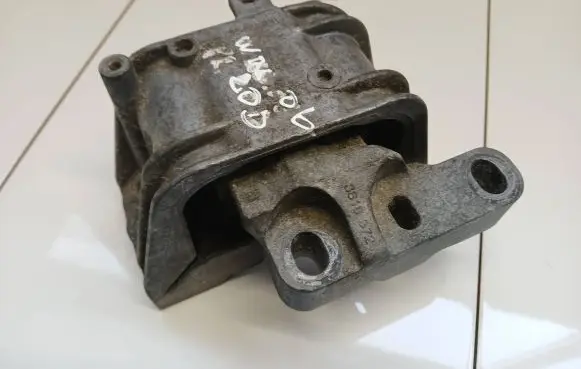 Volkswagen PASSAT B6 Engine mount bracket 1k0199262