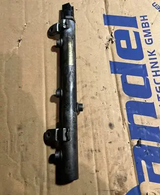 Mercedes-Benz ML W164 Fuel main line pipe A6420700695 0532600185