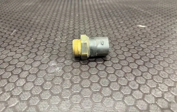 Volkswagen Golf III Coolant temperature sensor 1H0959 481B