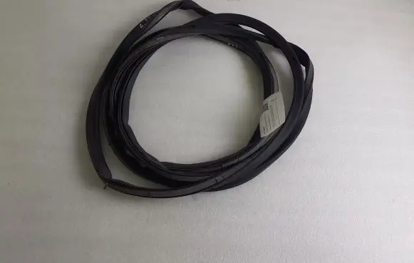 Porsche Cayenne (92A) Rubber seal front door (on door) 