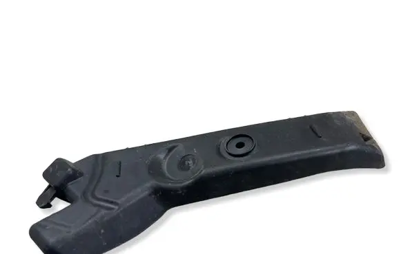 Seat Leon (5F) Rear bumper mounting bracket 5E0807375