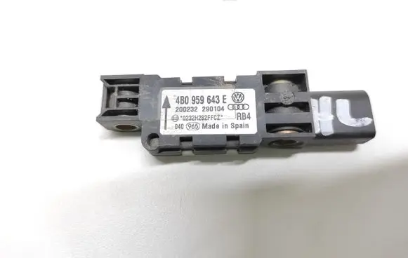 Audi A8 S8 D3 4E Airbag deployment crash/impact sensor 4B0959643E 200232 290104