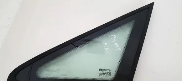 Opel Zafira A Front triangle window/glass 
