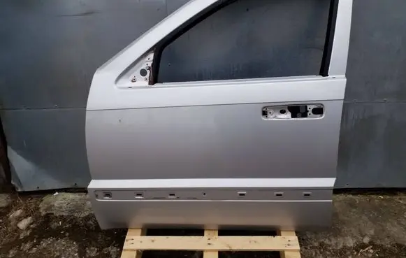 Jeep Grand Cherokee (WK) Front door 