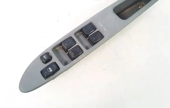 Toyota Avensis Verso Electric window control switch 8404044030 84040-44030