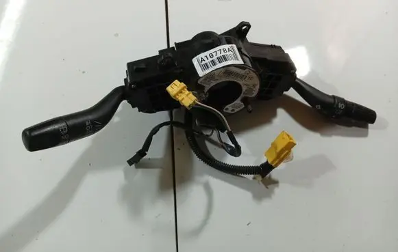Wiper turn signal indicator stalk/switch