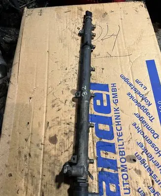 Mercedes-Benz E W211 Fuel main line pipe A6130700195 0445216007