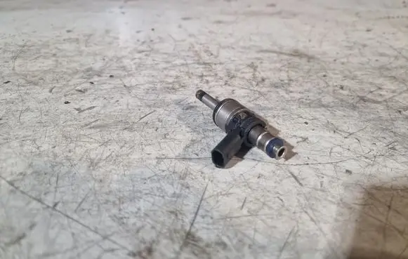 Audi A6 S6 C7 4G Fuel injector 06C906036C