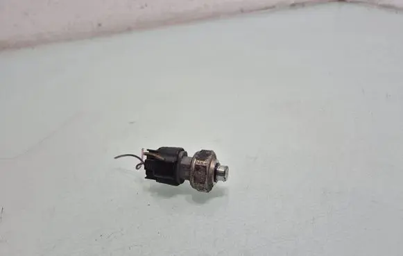 Mitsubishi Pajero Air conditioning (A/C) pressure sensor 