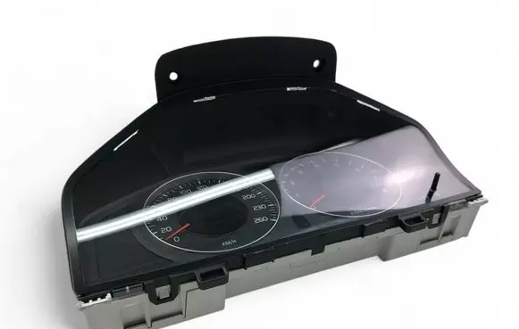 Volvo XC70 Speedometer (instrument cluster) 31270898AA