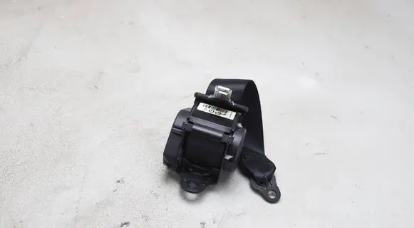 BMW 4 F32 F33 Rear seatbelt 7259391 S3725939101