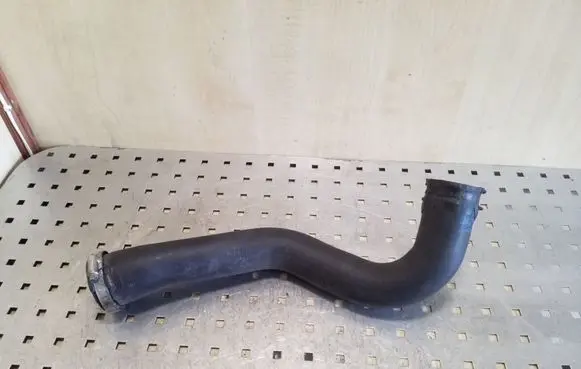 Audi Q7 4L Intercooler hose/pipe 7L6145737B
