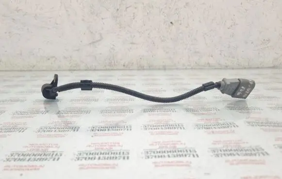 Volkswagen PASSAT B6 Camshaft position sensor 9805940