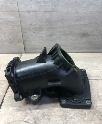 Mercedes-Benz C W204 Air intake duct part A6510900028