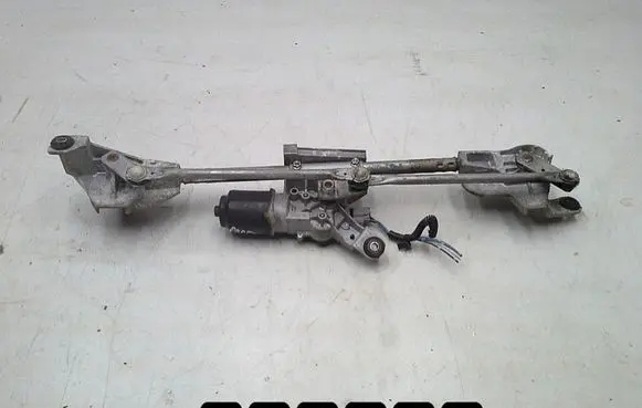 Nissan Pathfinder R51 Front wiper linkage and motor