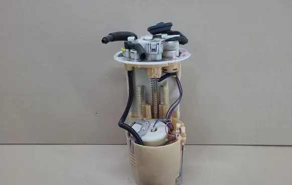 Toyota Prius+ (ZVW40) Fuel injection high pressure pump 7770447070