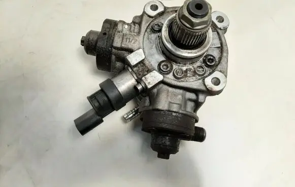 Audi A6 S6 C7 4G Fuel injection high pressure pump 0445010642 059130755BG