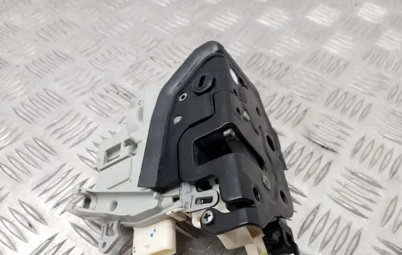 Audi A4 S4 B8 8K Rear door lock 8K0839016C