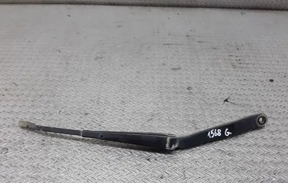 Nissan Terrano Rear wiper blade arm