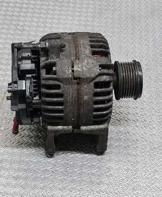 Renault Clio III Generator/alternator 8200660033A 09309 0132425074
