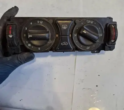 Mercedes-Benz E W210 Climate control unit 2108300185