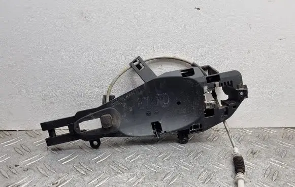 Rear door exterior handle/bracket