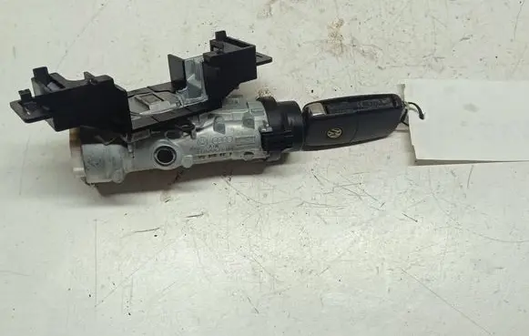 Volkswagen Tiguan Ignition lock 1K0905851B 0375AA27010
