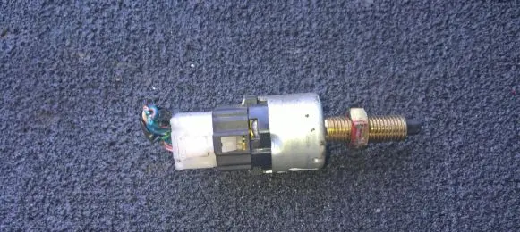 Mitsubishi Pajero Brake pedal sensor switch