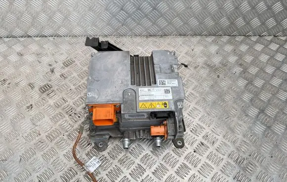 Mercedes-Benz EQA Voltage converter inverter A0009009935
