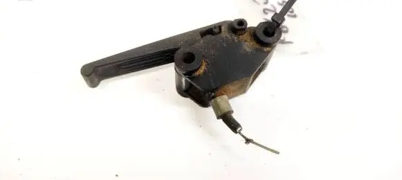 Engine bonnet (hood) release handle