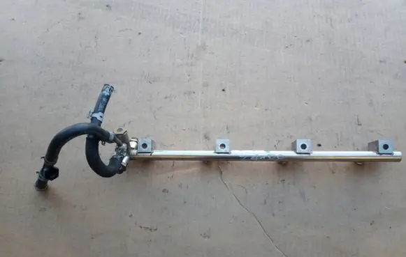 Volkswagen Touareg II Fuel main line pipe 03H133316N