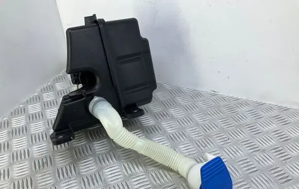 Volkswagen Golf VII Windshield washer fluid reservoir/tank 5G0955453J 1K6955651 1K0955455
