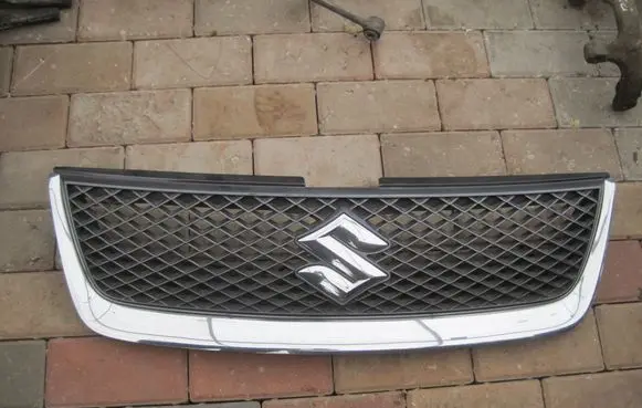 Suzuki Grand Vitara I Front grill 7174365J0
