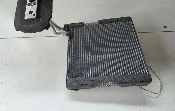 Nissan Juke II F16 Air conditioning (A/C) radiator (interior) 