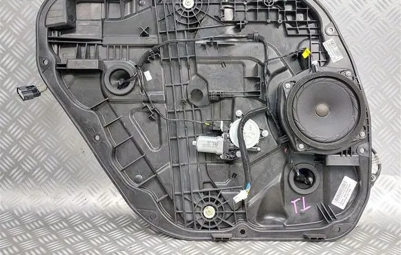 KIA Carens III Rear door window regulator with motor 83470A4000
