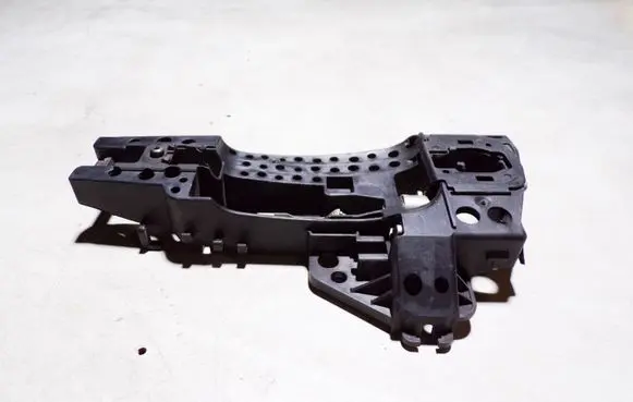 Rear door exterior handle/bracket