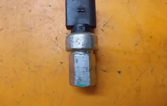 Porsche Cayenne (9PA) Air conditioning (A/C) pressure sensor J0959126