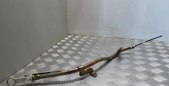 Mitsubishi Pajero Oil level dip stick 