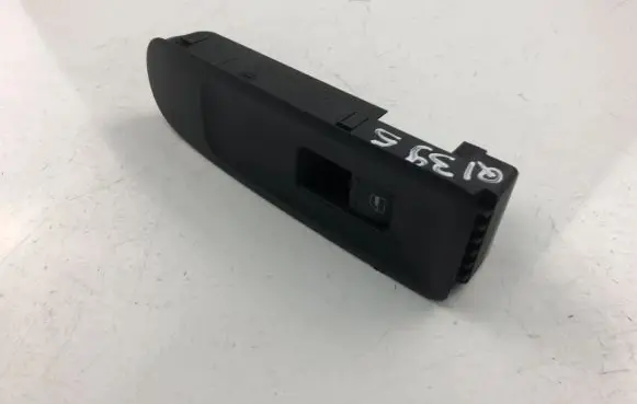 Volkswagen Golf VII Electric window control switch 5K0867256