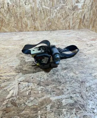 Mercedes-Benz CLS C219 Front seatbelt 609098200B
