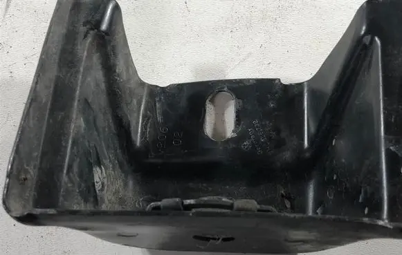 Radiator support slam panel bracket