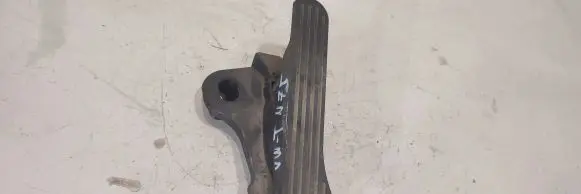 Volkswagen Touran II Accelerator throttle pedal