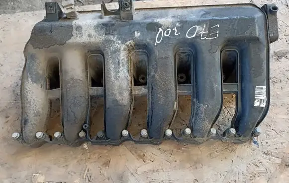 BMW 5 E60 E61 Intake manifold 7790701