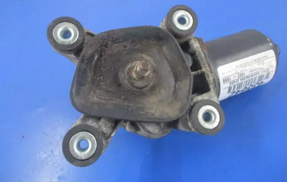 Opel Monterey Front wiper linkage and motor