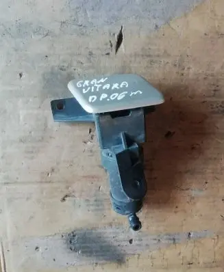 Suzuki Grand Vitara II Headlight washer spray nozzle 59088