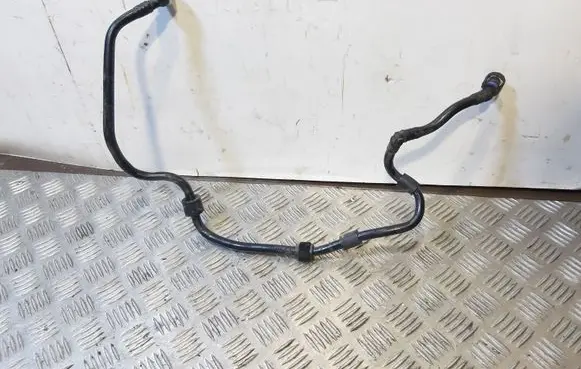 BMW 7 F01 F02 F03 F04 Brake booster pipe/hose 17765010
