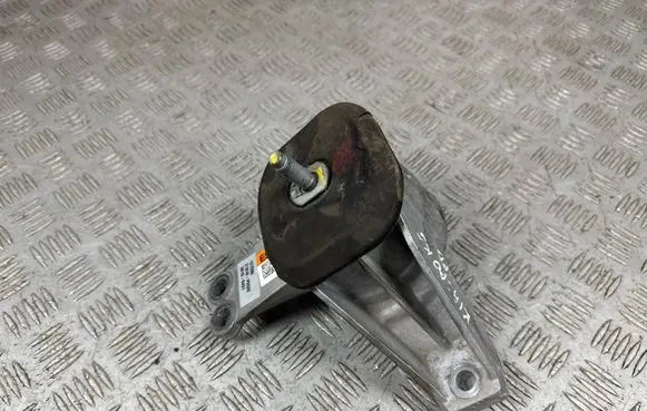 Engine mount bracket