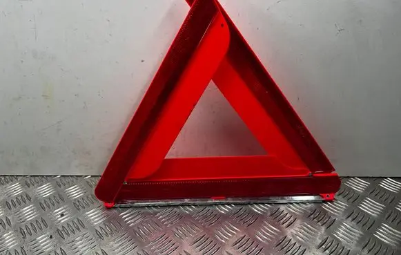 Subaru Outback Emergency warning sign E227R0303011